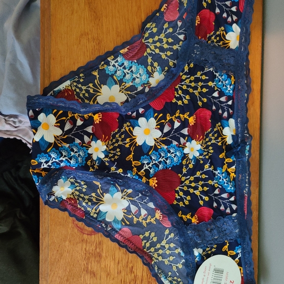 Never worn underwear from splendies they are 25 for the lot - Picture 7 of 15